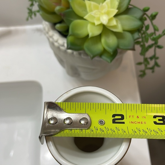 HOLLY HOBBIE // porcelain vase // “happiness is having someone to care for” - Picture 11 of 13